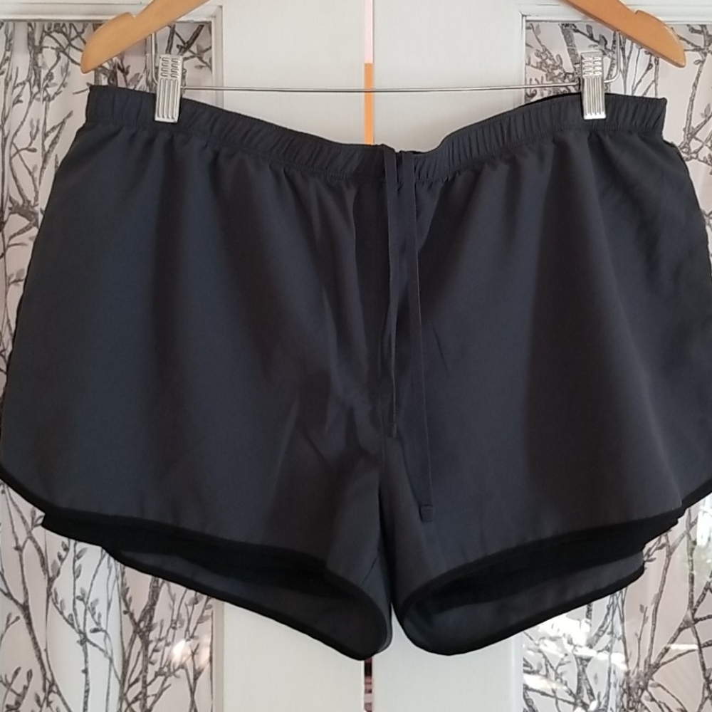 New Balanced Dry Running Shorts XL Gray/Black